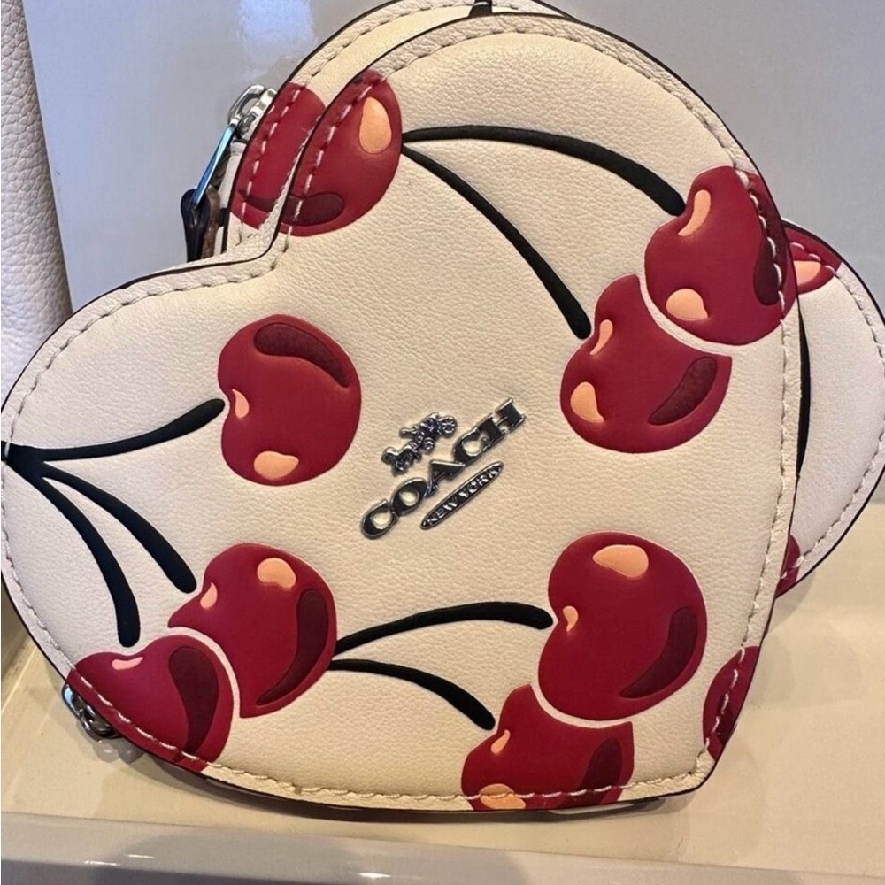 Coach NWT Heart ❤️❤️❤️❤️❤️ Coin Case With 🍒🍒🍒🍒🍒Cherry Print